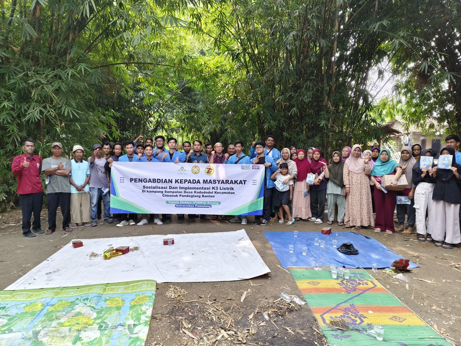 Sosialisasi K3 Listrik: Langkah Nyata Kelompok 3 PKM UNPAM Prodi Elektro di Desa Kadudodol 1 Sosialisasi K3 Listrik: Langkah Nyata Kelompok 3 PKM UNPAM Prodi Elektro di Desa Kadudodol