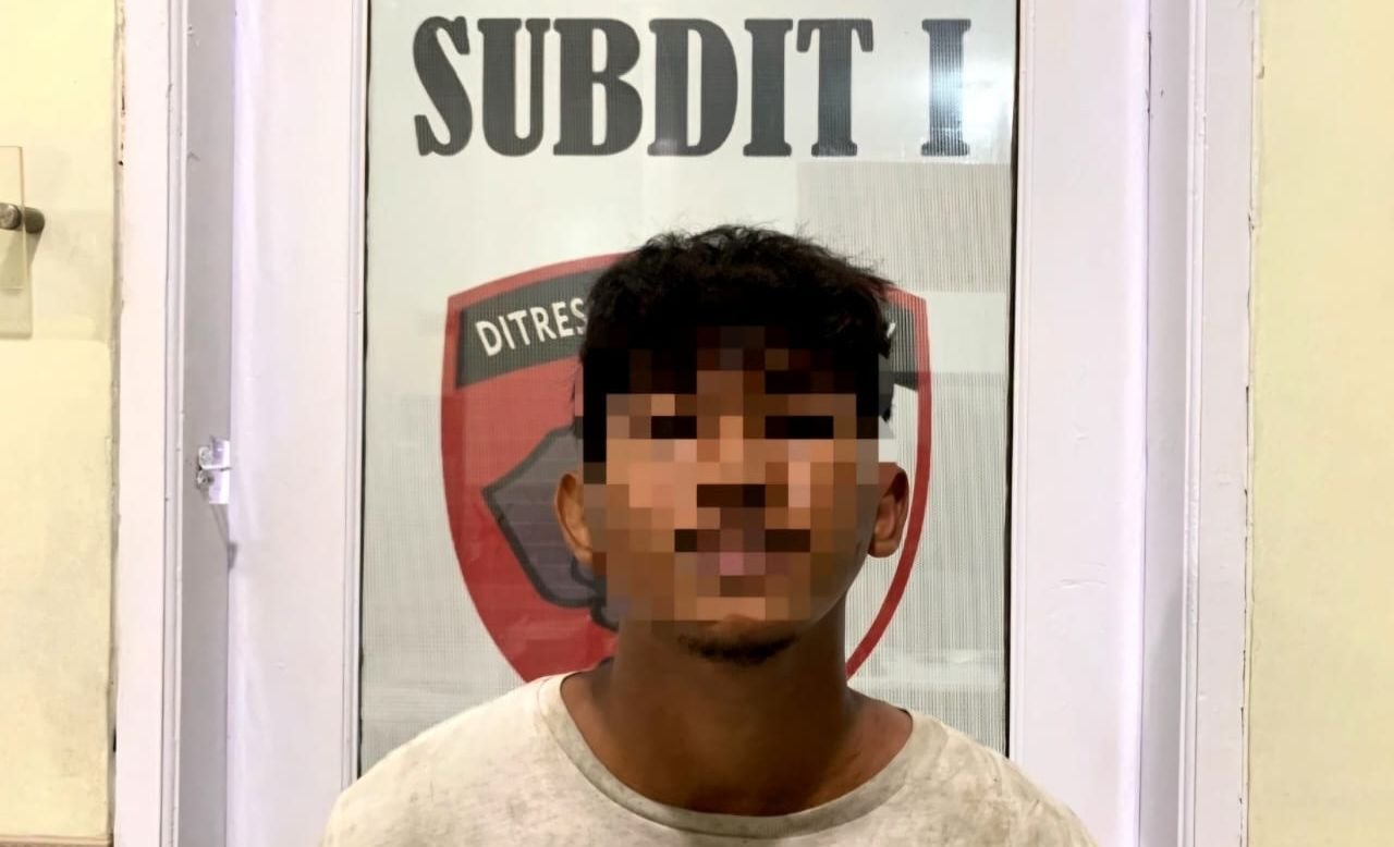 Penyamaran Sempurna, Anggota Polda Banten Amankan Pengedar Narkoba Setelah Berpura-pura Jadi Pembeli 1 Penyamaran Sempurna, Anggota Polda Banten Amankan Pengedar Narkoba Setelah Berpura-pura Jadi Pembeli