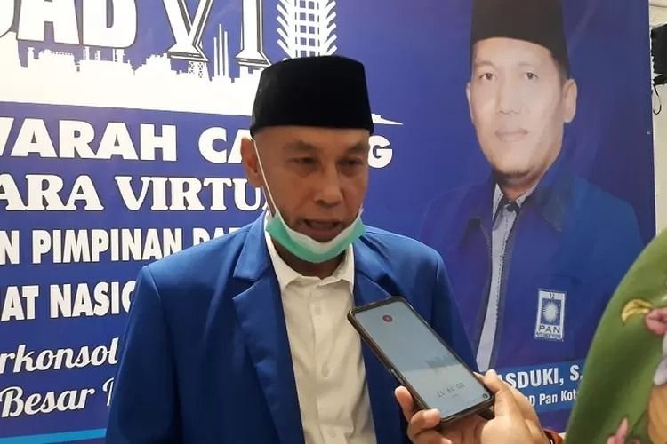 Ketua DPD PAN Cilegon Alawi Berikan Peringatan Keras dan Pengurus Diminta Mundur Jika Sembarangan Beri Komentar 7 Ketua DPD PAN Cilegon Alawi Berikan Peringatan Keras dan Pengurus Diminta Mundur Jika Sembarangan Beri Komentar