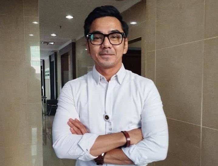 Jubir Kantor Komunikasi Presiden Dedek Prayudi Kena Sindir Netizen Usai Keciduk Like Foto Cewek Seksi