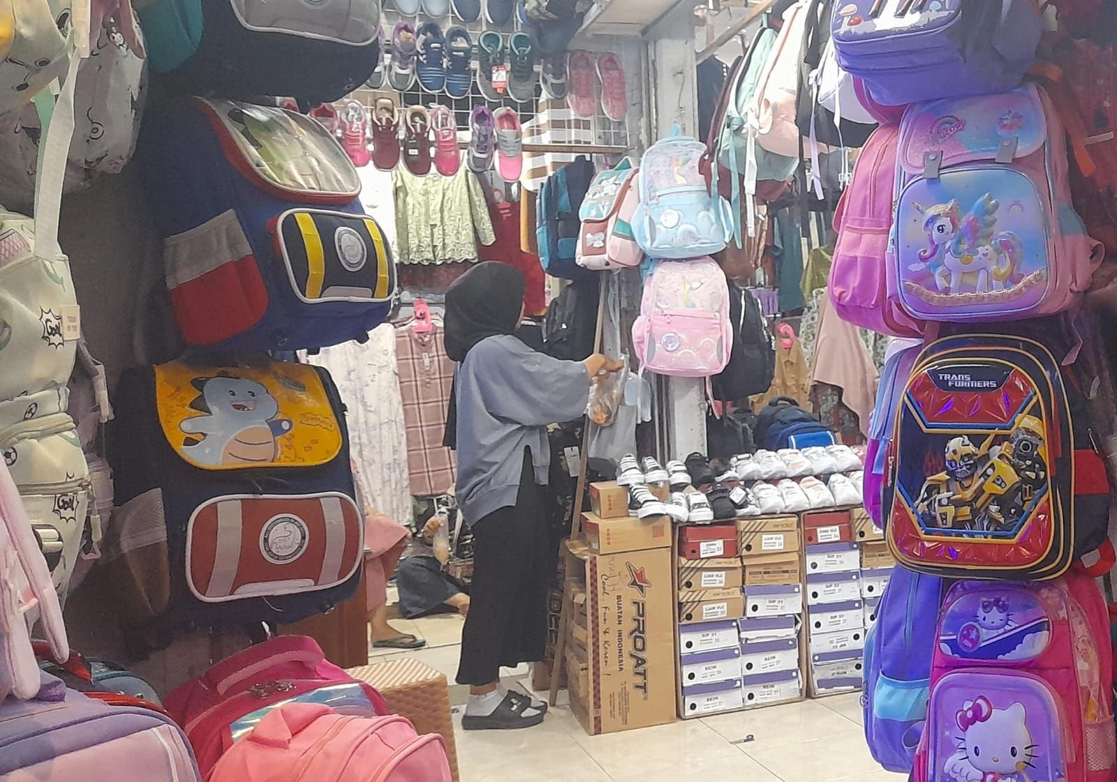 Daya Beli Menurun, Pedagang Kering Pasar Tradisional Mulai Bingung