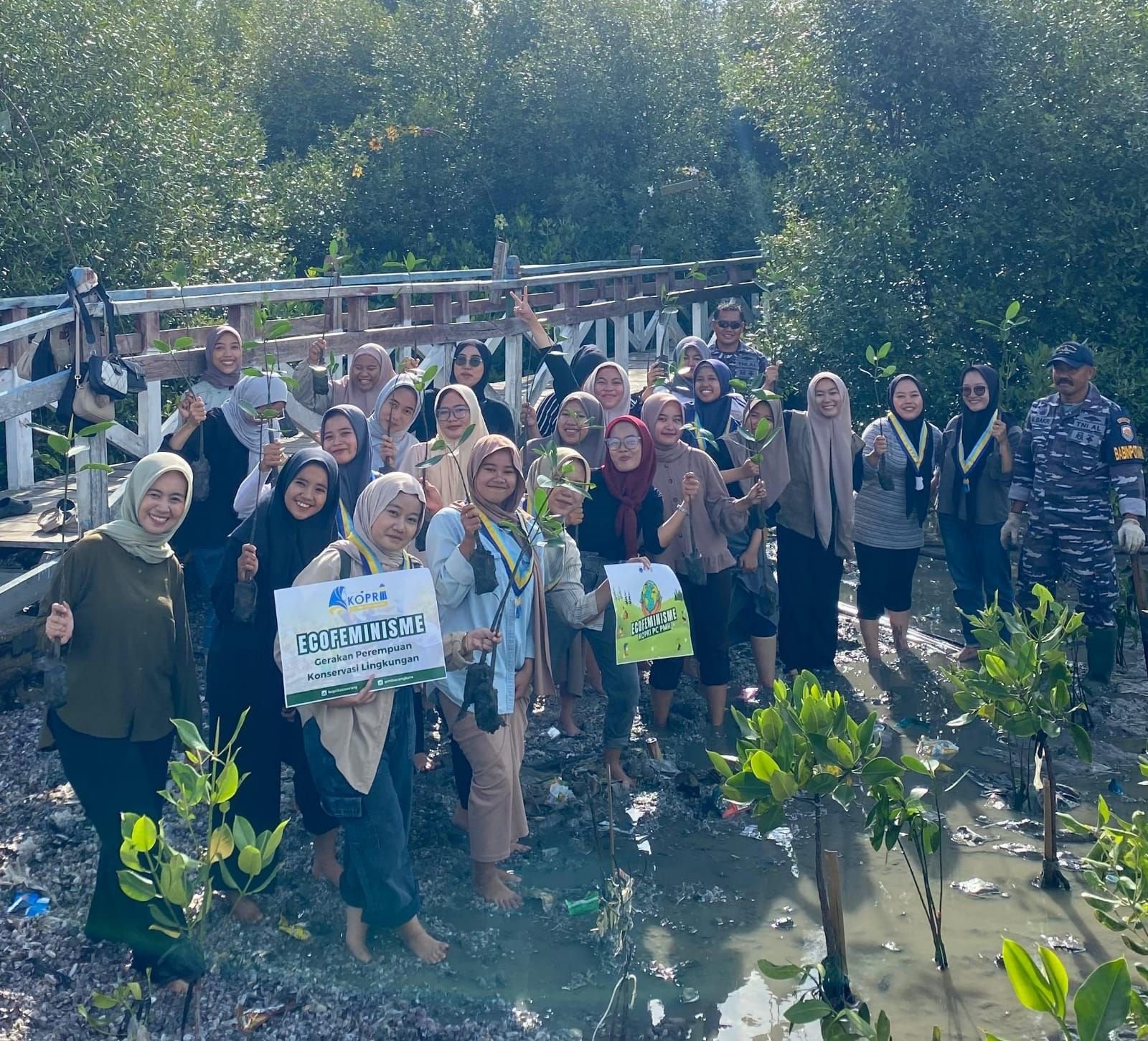 Peringati Harlah Kopri Ke-57, Kopri PC PMII Kota Serang Melakukan Kegiatan Penanaman Mangrove 1 Peringati Harlah Kopri Ke-57, Kopri PC PMII Kota Serang Melakukan Kegiatan Penanaman Mangrove
