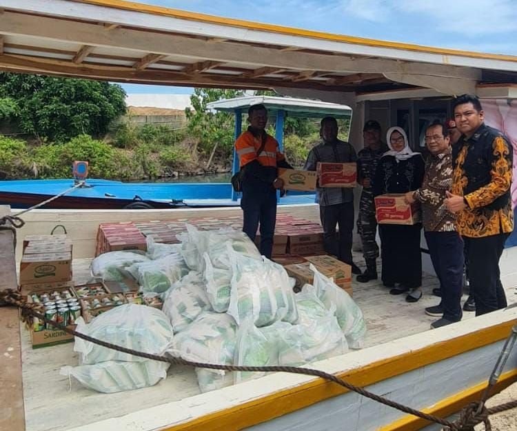 Peduli Korban Banjir, Wilmar Region Banten Salurkan Bantuan Paket Sembako 6 Peduli Korban Banjir, Wilmar Region Banten Salurkan Bantuan Paket Sembako