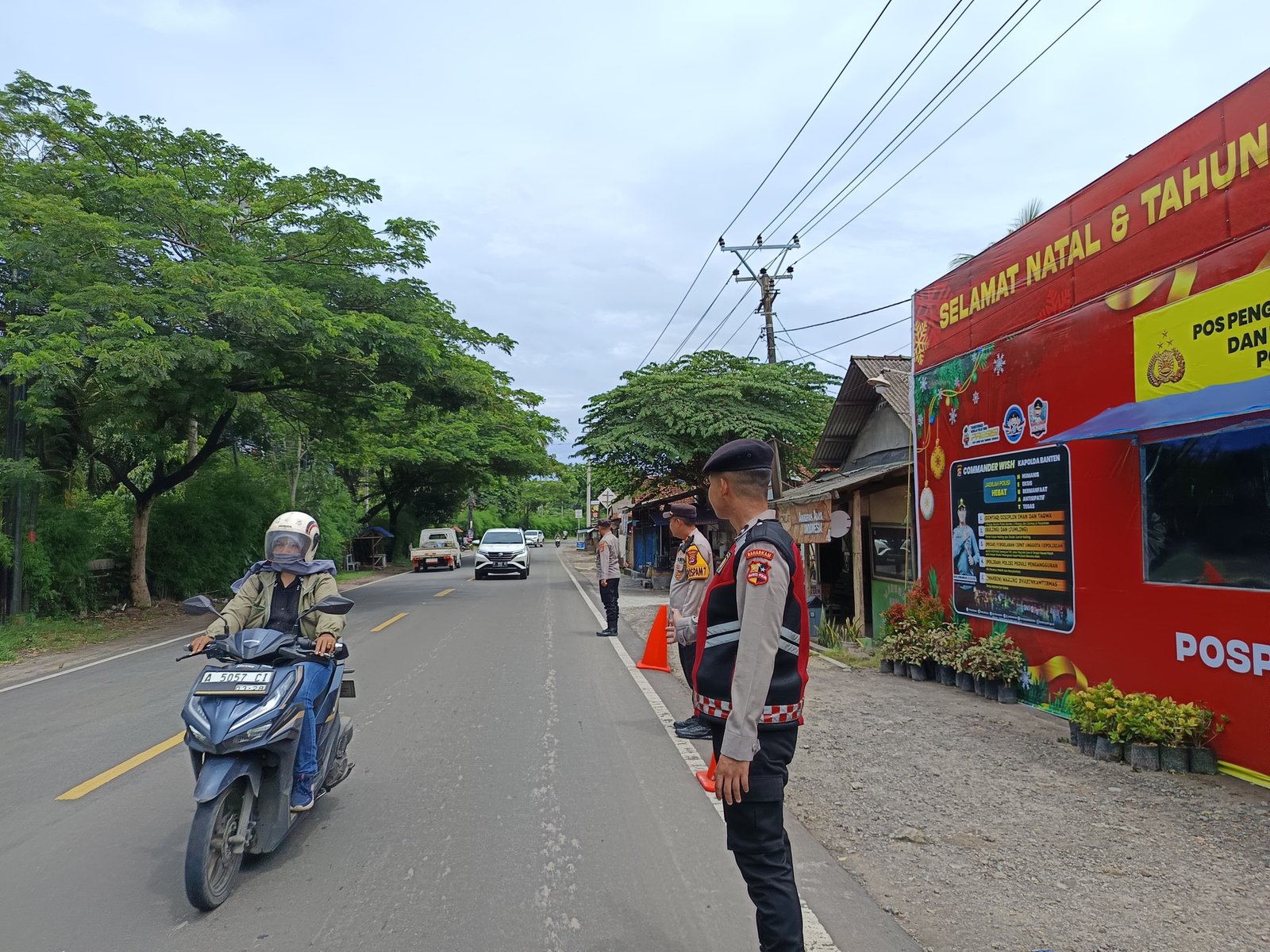 Arus Lalu Lintas Wisatawan ke Anyer Ramai Lancar, Diprediksi Malam Tahun Baru Akan Padat 5 Arus Lalu Lintas Wisatawan ke Anyer Ramai Lancar, Diprediksi Malam Tahun Baru Akan Padat