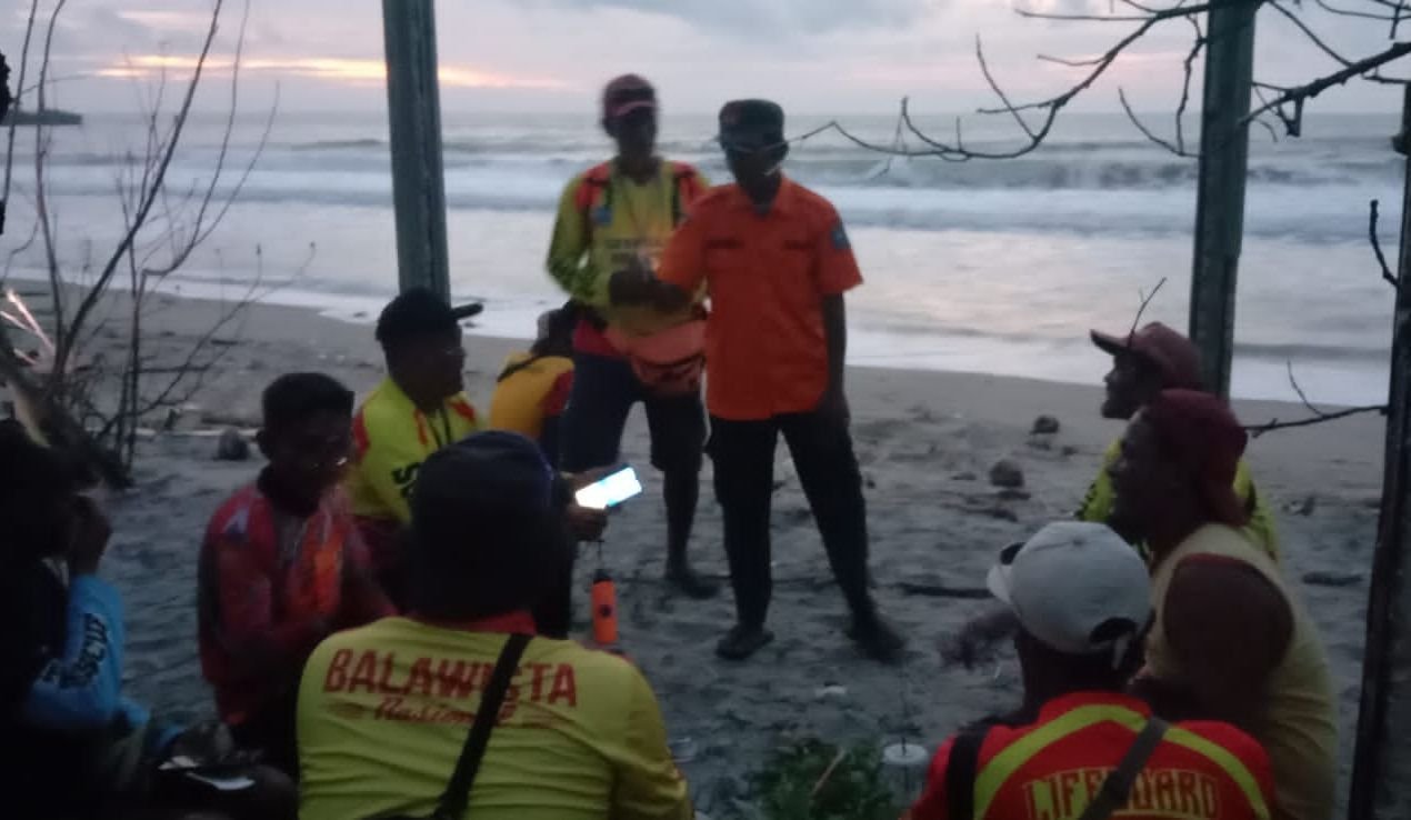 Niat Healing ke Karang Bolong, Wisatawan Asal Kramatwatu Hilang Terseret Ombak 6 Niat Healing ke Karang Bolong, Wisatawan Asal Kramatwatu Hilang Terseret Ombak