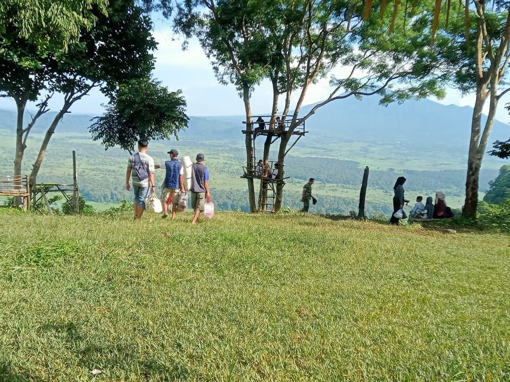Pokdarwis Cikedung Fokus Kembangkan Wisata Bukit Cariang, Bisa untuk Camping dan Tarifnya Sangat Murah