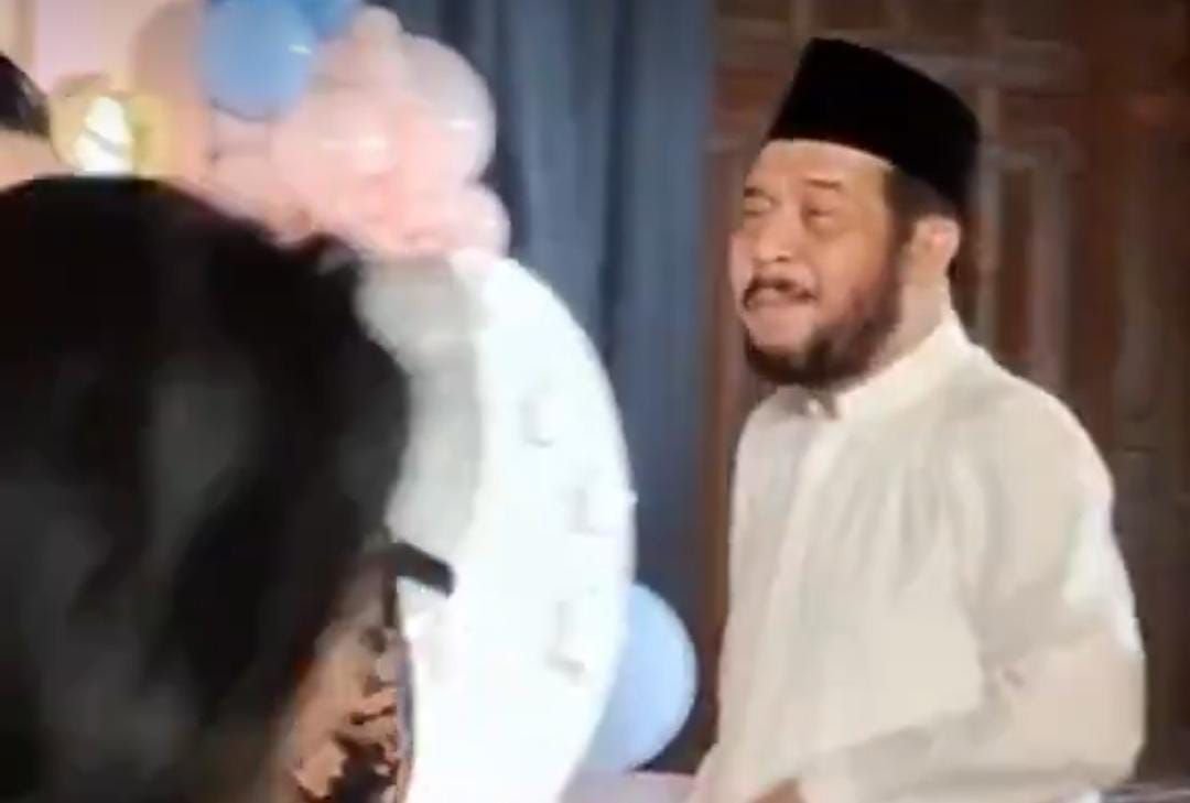 Tarian Asyik Keluarga Jokowi Diiringi Musik Dangdut, Dokter Tifa Singgung Kenaikan PPN 12 Persen