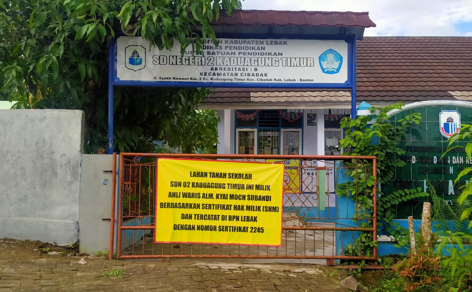 SDN 2 Kaduagung Timur Disegel Ahli Waris, Sengketa Lahan Tak Kunjung Temui Titik Temu Sejak 2019 4 SDN 2 Kaduagung Timur Disegel Ahli Waris, Sengketa Lahan Tak Kunjung Temui Titik Temu Sejak 2019