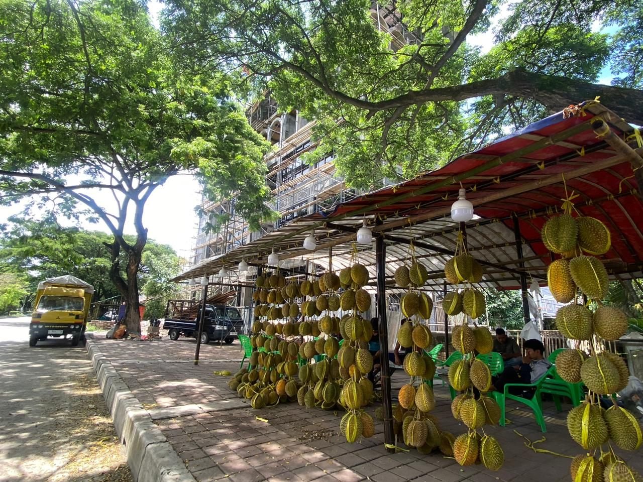 Malam Tahun Baru 2025, Pedagang Durian di Kota Cilegon Kantongi Rp 25 Juta Sehari