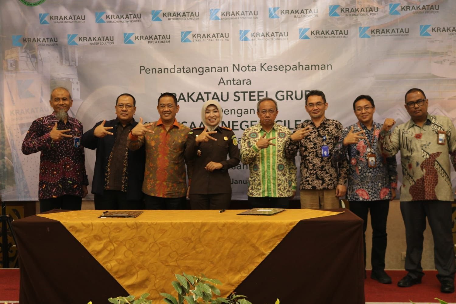 Kejari Cilegon dan Krakatau Steel Teken MoU Soal Penanganan Hukum Perdata dan Tata Usaha Negara 10 Kejari Cilegon dan Krakatau Steel Teken MoU Soal Penanganan Hukum Perdata dan Tata Usaha Negara
