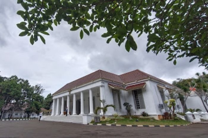 Pasca Dilantik Andra-Dimyati Tinggal di Mana? Pemprov Banten Sediakan Rumah Dinas di 2 Lokasi Berikut 4 Pasca Dilantik Andra-Dimyati Tinggal di Mana? Pemprov Banten Sediakan Rumah Dinas di 2 Lokasi Berikut