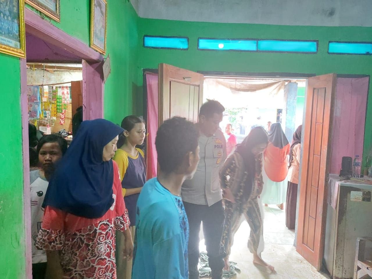 Ditemukan Tim SAR, Begini Kondisi Terkini Bocah yang Tenggelam di Sungai Cibanten 6 Ditemukan Tim SAR, Begini Kondisi Terkini Bocah yang Tenggelam di Sungai Cibanten