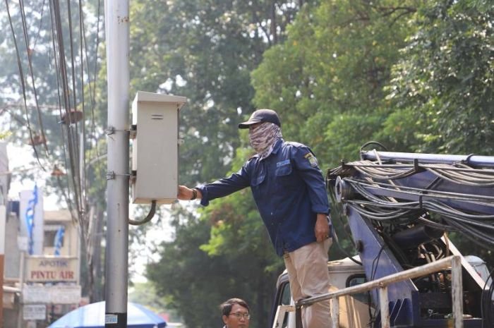 Dishub Kota Tangerang Tetap Siaga Tangani Laporan PJU Walaupun saat Libur Panjang 1 Dishub Kota Tangerang Tetap Siaga Tangani Laporan PJU Walaupun saat Libur Panjang