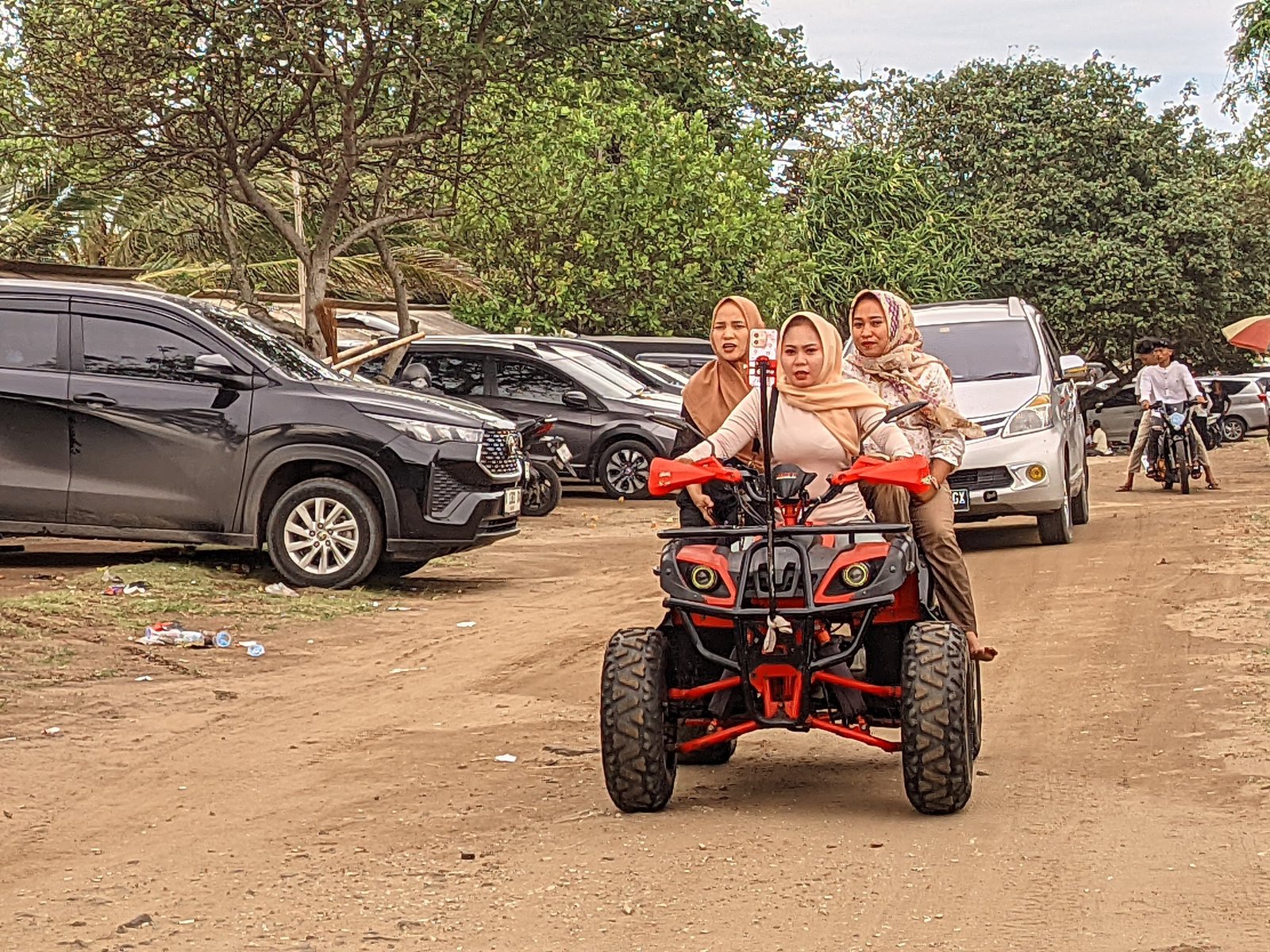 Beda dengan Nataru, Wisatawan ke Pantai Anyer-Cinangka Melonjak di Libur Isra Miraj dan Imlek 1 Beda dengan Nataru, Wisatawan ke Pantai Anyer-Cinangka Melonjak di Libur Isra Miraj dan Imlek