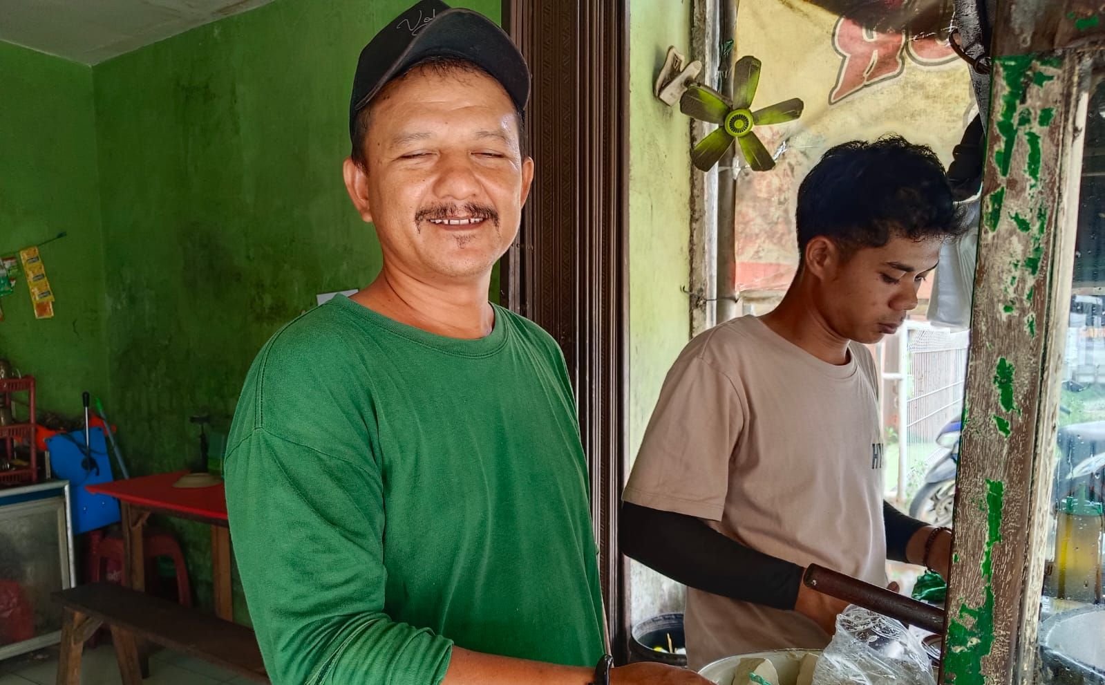 30 Tahun Merintis Usaha Batagor di Kota Serang, Eman Sulaiman Raup Omzet Rp75 Juta per Bulan 1 30 Tahun Merintis Usaha Batagor di Kota Serang, Eman Sulaiman Raup Omzet Rp75 Juta per Bulan