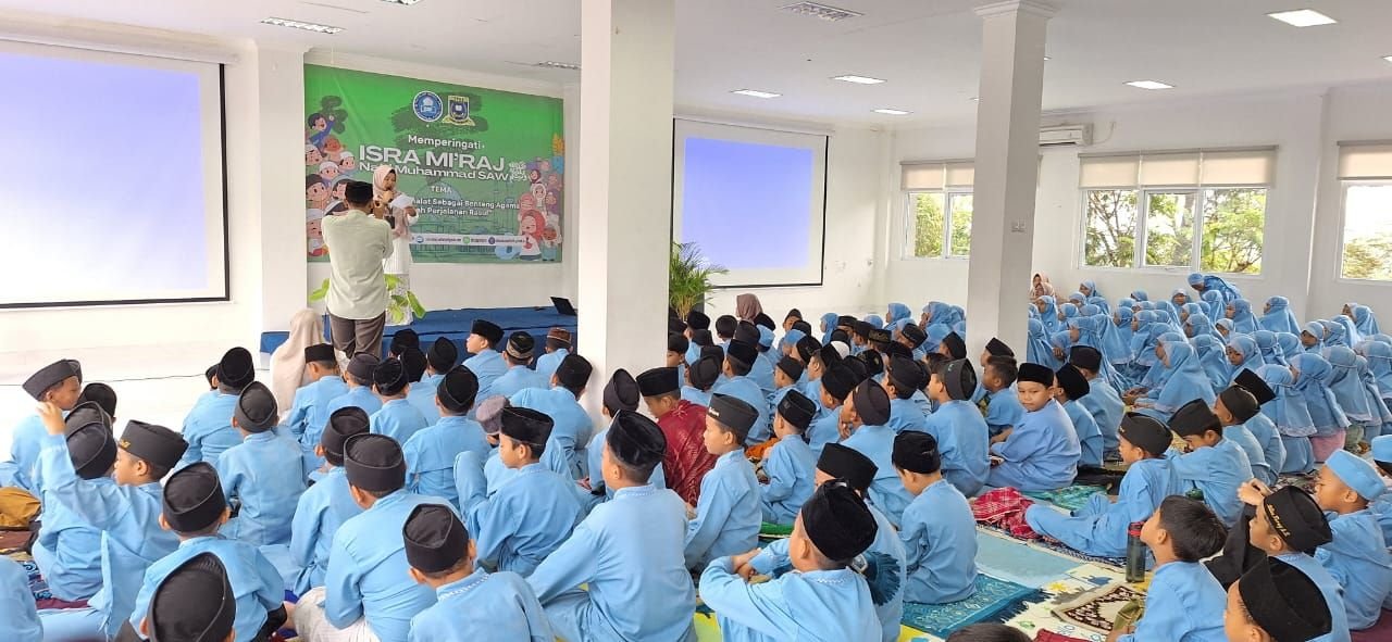 SDIU Cahaya Al Fatih Meriahkan Isra Miraj, Berlangsung Khidmah dan Meriah