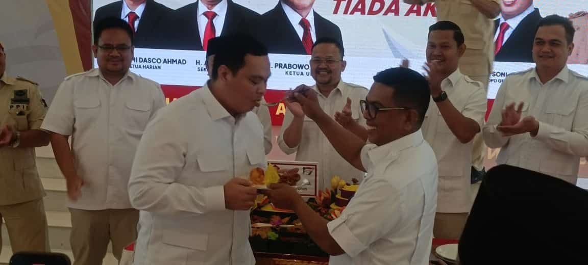Gubernur Banten Terpilih Andra Ajak Lawan dan Kawan Kolaborasi Membangun Banten Agar Maju 3 Dukung Program Prabowo Subianto, Partai Gerindra Provinsi Banten akan Sediakan Makan Siang Gratis Setiap Hari