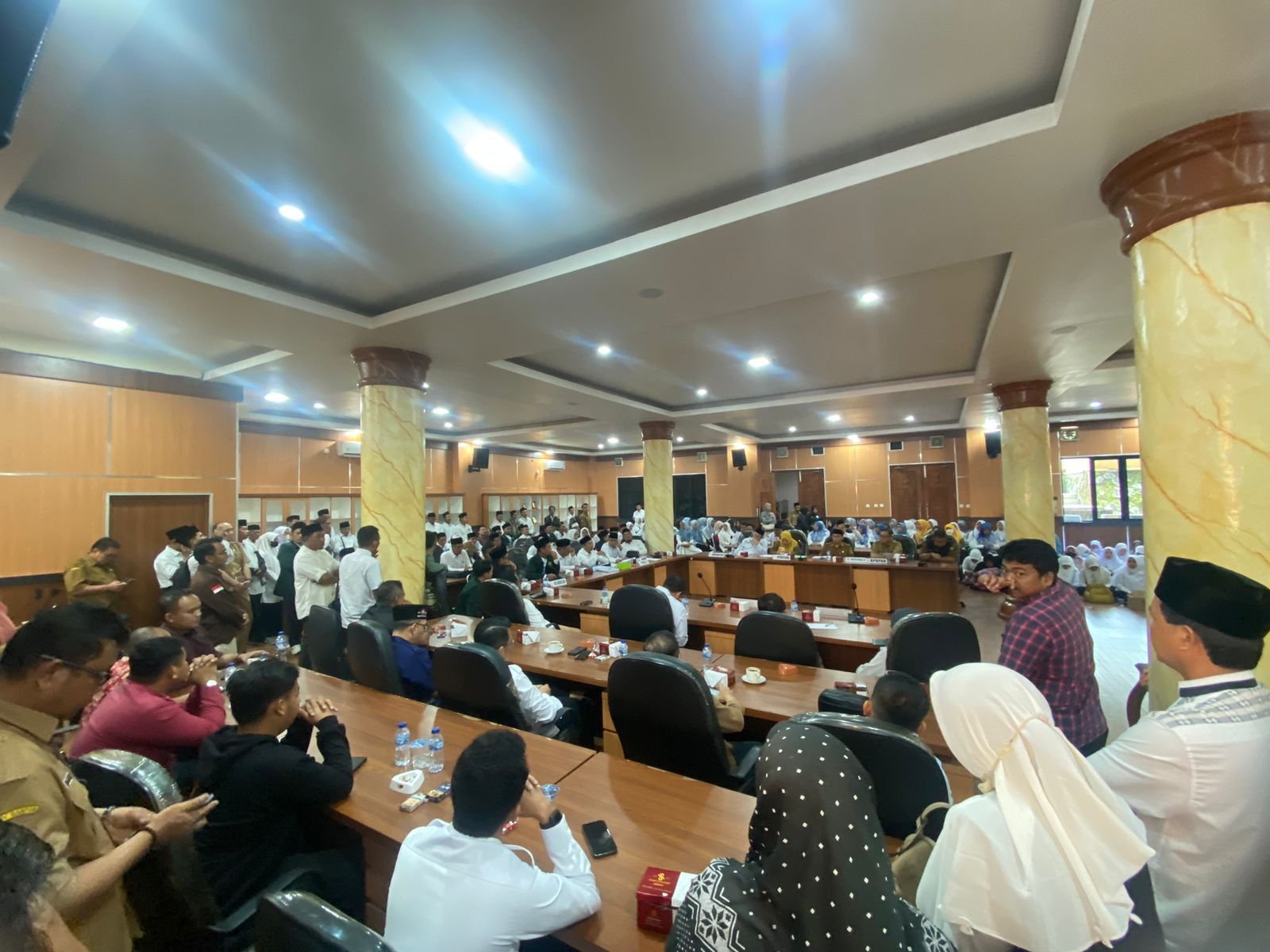 DPRD Minta Pemkot Cilegon Segera Cairkan Pembayaran Guru Honorer Madrasah 5 DPRD Minta Pemkot Cilegon Segera Cairkan Pembayaran Guru Honorer Madrasah