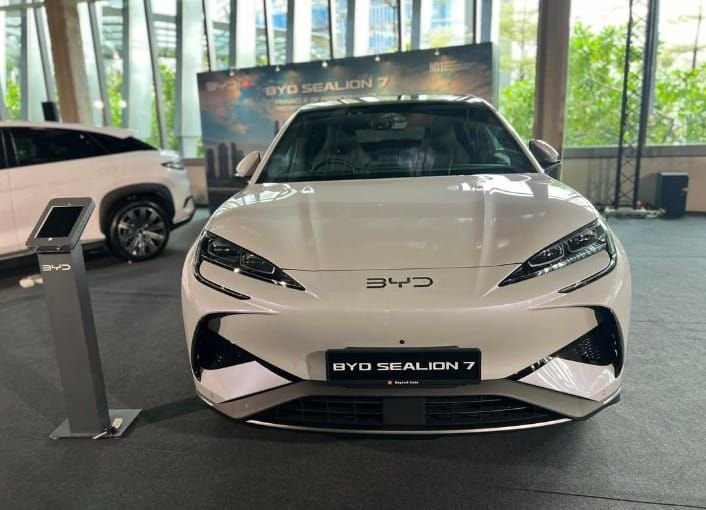 BYD Sealion 7 Ramaikan IIMS, Mobil Listrik SUV Berdesain Futuristik 8 BYD Sealion 7 Ramaikan IIMS, Mobil Listrik SUV Berdesain Futuristik
