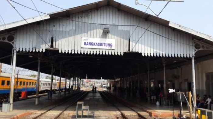 Atap Peron Cagar Budaya Dibongkar, Stasiun Rangkasbitung Ultimate Bakal Diperluas 10 Atap Peron Cagar Budaya Dibongkar, Stasiun Rangkasbitung Ultimate Bakal Diperluas