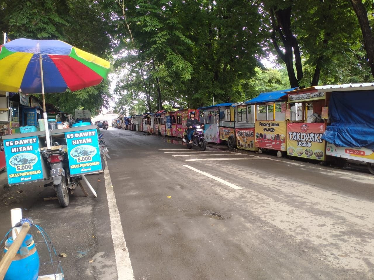 Alasan Klasik, PKL Kembali Berjualan di Luar Pagar Stadion Maulana Yusuf Kota Serang