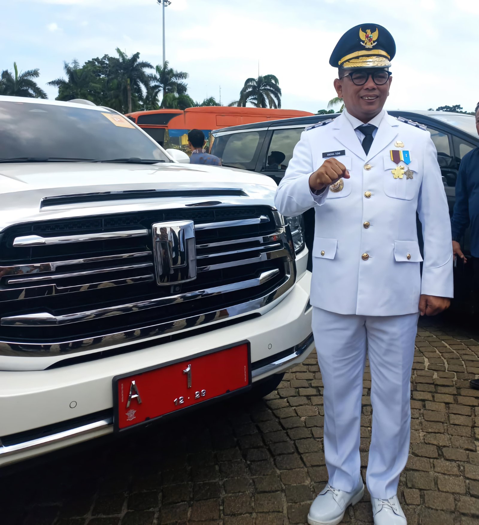 Tolak Mobil Dinas Baru, Gubernur Banten Andra Soni Pilih Gunakan Kendaraan Pribadi