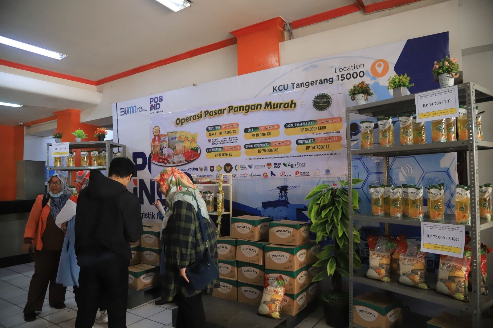 Hari Pertama Gelar Operasi Pangan Murah, Kantor Pos Kota Tangerang Diserbu Warga