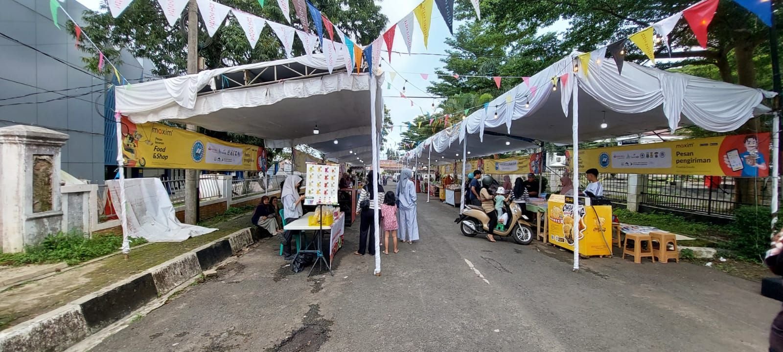 Hari Pertama Puasa, Pengunjung Padati Lokasi Kadaharan Buka Puasa 1 Hari Pertama Puasa, Pengunjung Padati Lokasi Kadaharan Buka Puasa