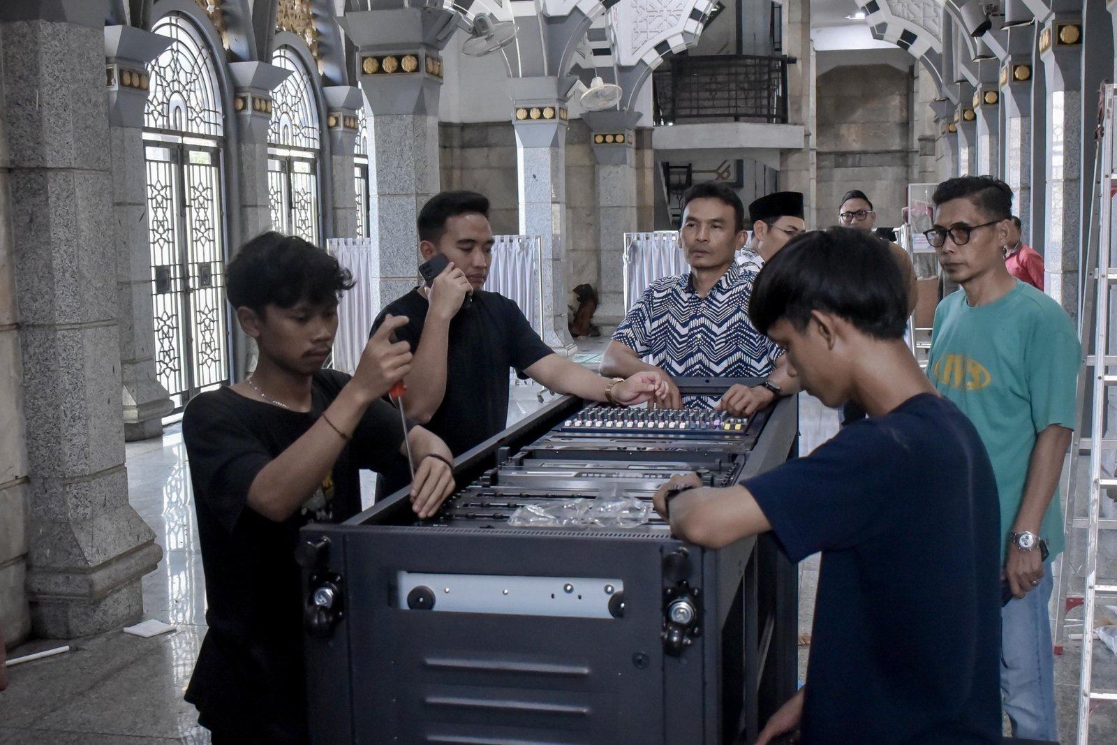 Walikota Cilegon Robinsar Perbanyak Tadarus dan Ajak Masyarakat Memakmurkan Masjid Selama Bulan Ramadan 1 Walikota Cilegon Robinsar Perbanyak Tadarus dan Ajak Masyarakat Memakmurkan Masjid Selama Bulan Ramadan