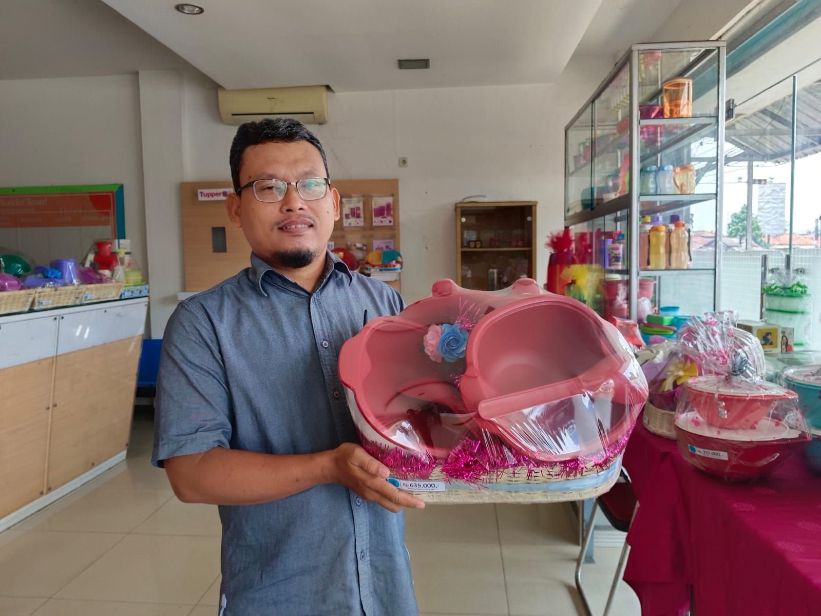 LIMITED EDITION! Tupperware Dijual dengan Harga Miring untuk Warga Serang 2 LIMITED EDITION! Tupperware Dijual dengan Harga Miring untuk Warga Serang