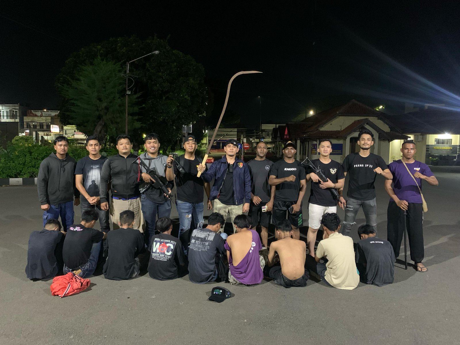 12 Remaja Hendak Tawuran Diamankan, Membawa Senjata Tajam dan Sarung Berisi Batu 6 12 Remaja Hendak Tawuran Diamankan, Membawa Senjata Tajam dan Sarung Berisi Batu