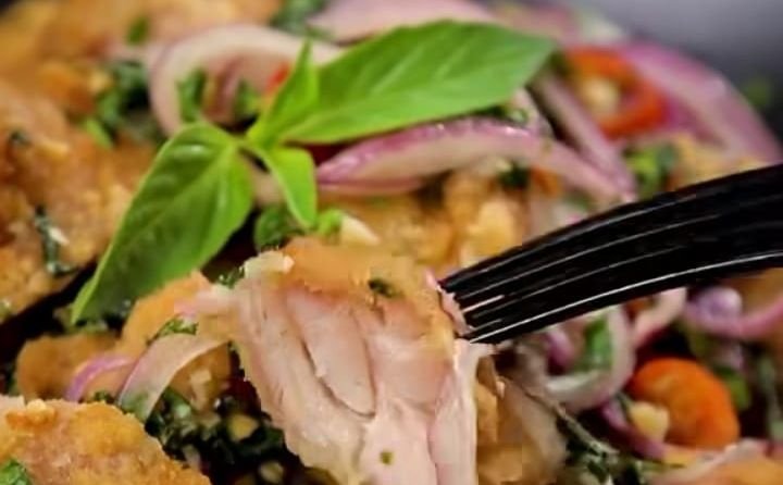 Ramadhan 2025 Lebih Sehat! Intip Resep Crispy Chicken Salad yang Cocok Jadi Menu Ide Buka Puasa