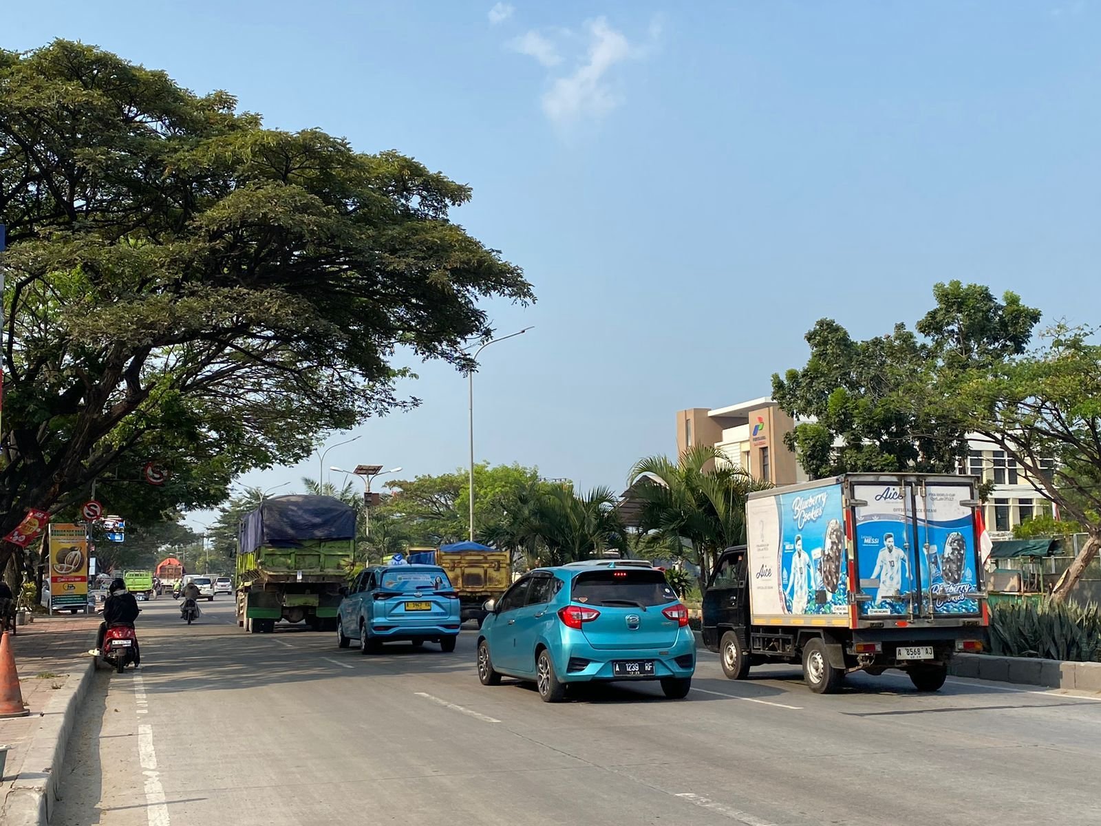 Kena Efisiensi Anggaran, Pemkot Cilegon Terpaksa Pilih Spot-spot Rusak Berat di JLS untuk Diperbaiki Jelang Mudik Lebaran 2025 1 Kena Efisiensi Anggaran, Pemkot Cilegon Terpaksa Pilih Spot-spot Rusak Berat di JLS untuk Diperbaiki Jelang Mudik Lebaran 2025