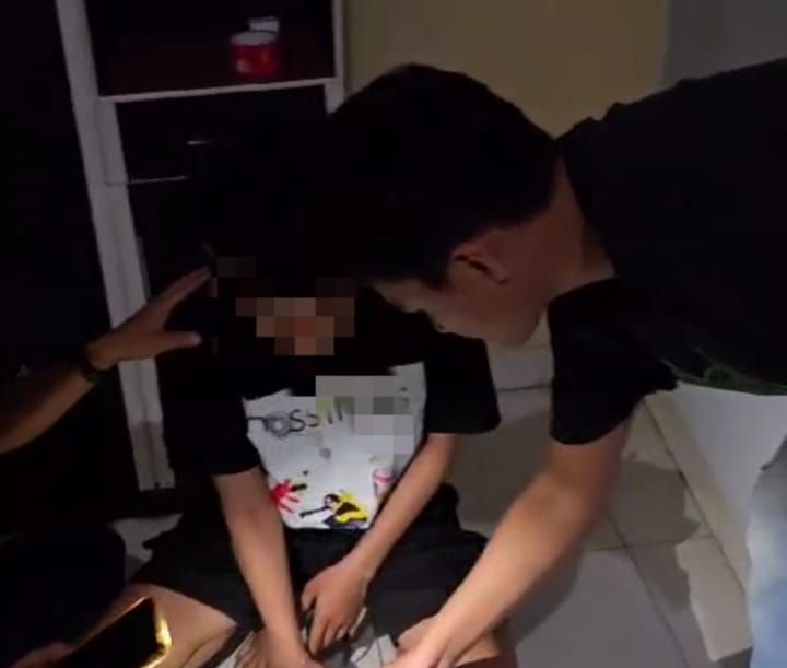 Lagi Enak Tidur Nyenyak, Pengedar Narkoba dan Obat Terlarang di Kota Serang Diringkus Polisi 5 Lagi Enak Tidur Nyenyak, Pengedar Narkoba dan Obat Terlarang di Kota Serang Diringkus Polisi