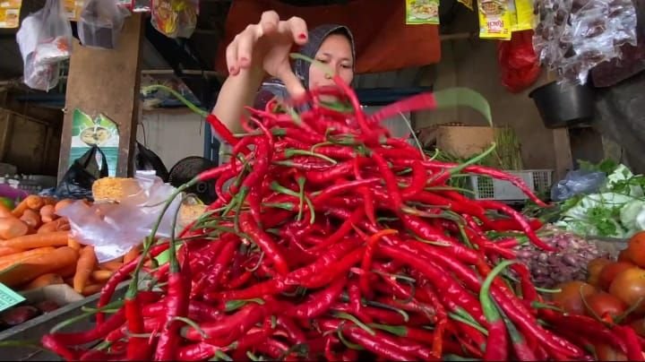 Jelang Nataru, Harga Cabai di Pandeglang Semakin Pedas 5 Kala Pedagang Menyebut Cabai Sebagai Barang Mewah, Harganya Tembus Rp160 Ribu Perkilogram