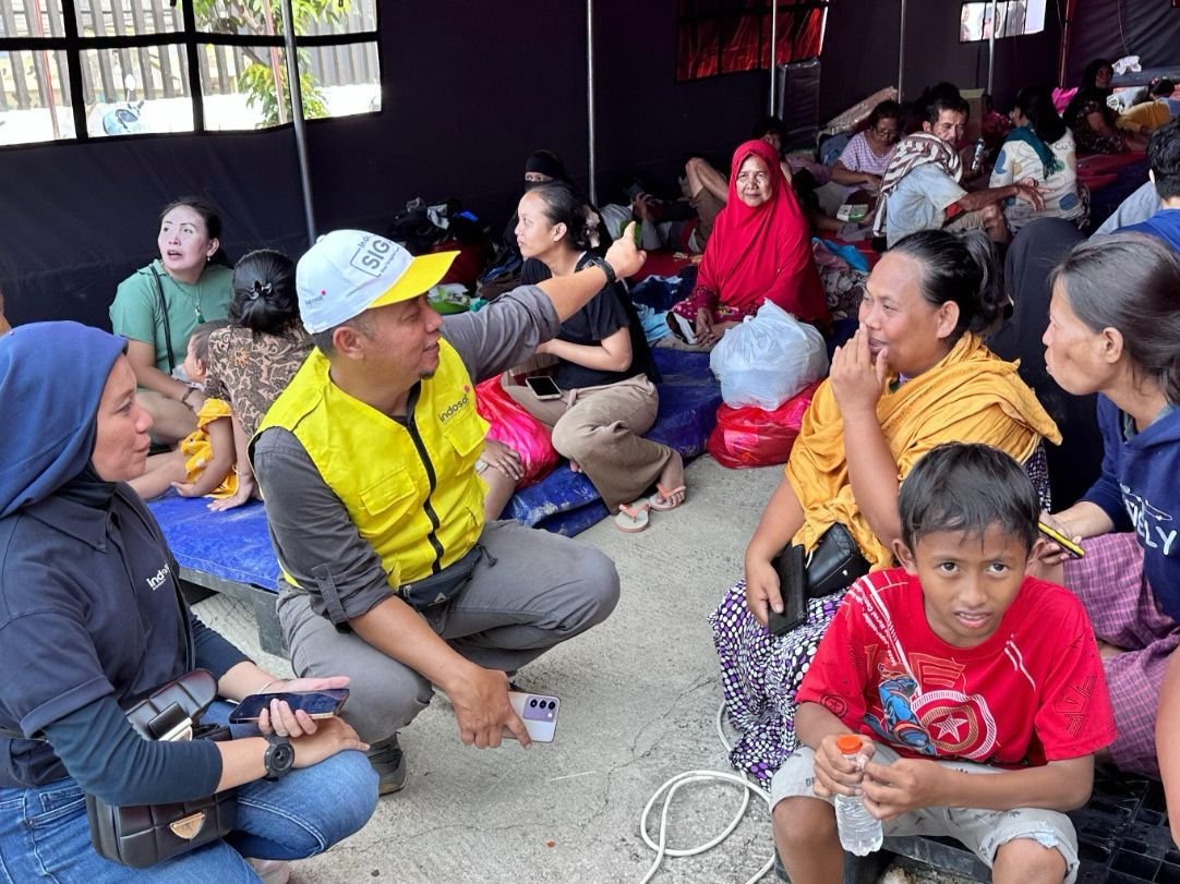 Gercep! Indosat Salurkan Bantuan untuk Korban Terdampak Banjir di Bekasi: Berbagai Kebutuhan Pokok Digelontorkan 6 Gercep! Indosat Salurkan Bantuan untuk Korban Terdampak Banjir di Bekasi: Berbagai Kebutuhan Pokok Digelontorkan