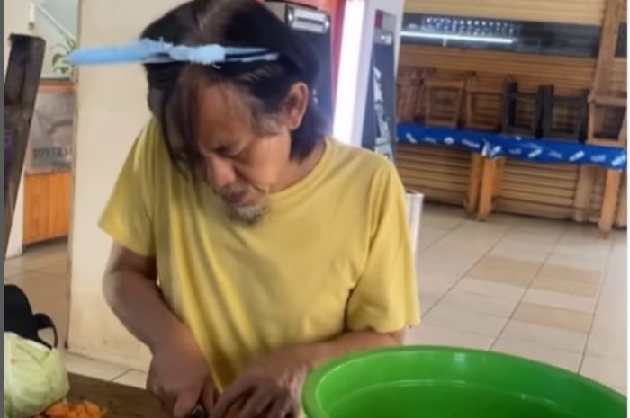 Nasib Kang Mus Usai Tak Tampil di Preman Pensiun 9, Gotong Kresek Besar hingga Tidur Ngemper di Lantai 3 Nasib Kang Mus Usai Tak Tampil di Preman Pensiun 9, Gotong Kresek Besar hingga Tidur Ngemper di Lantai