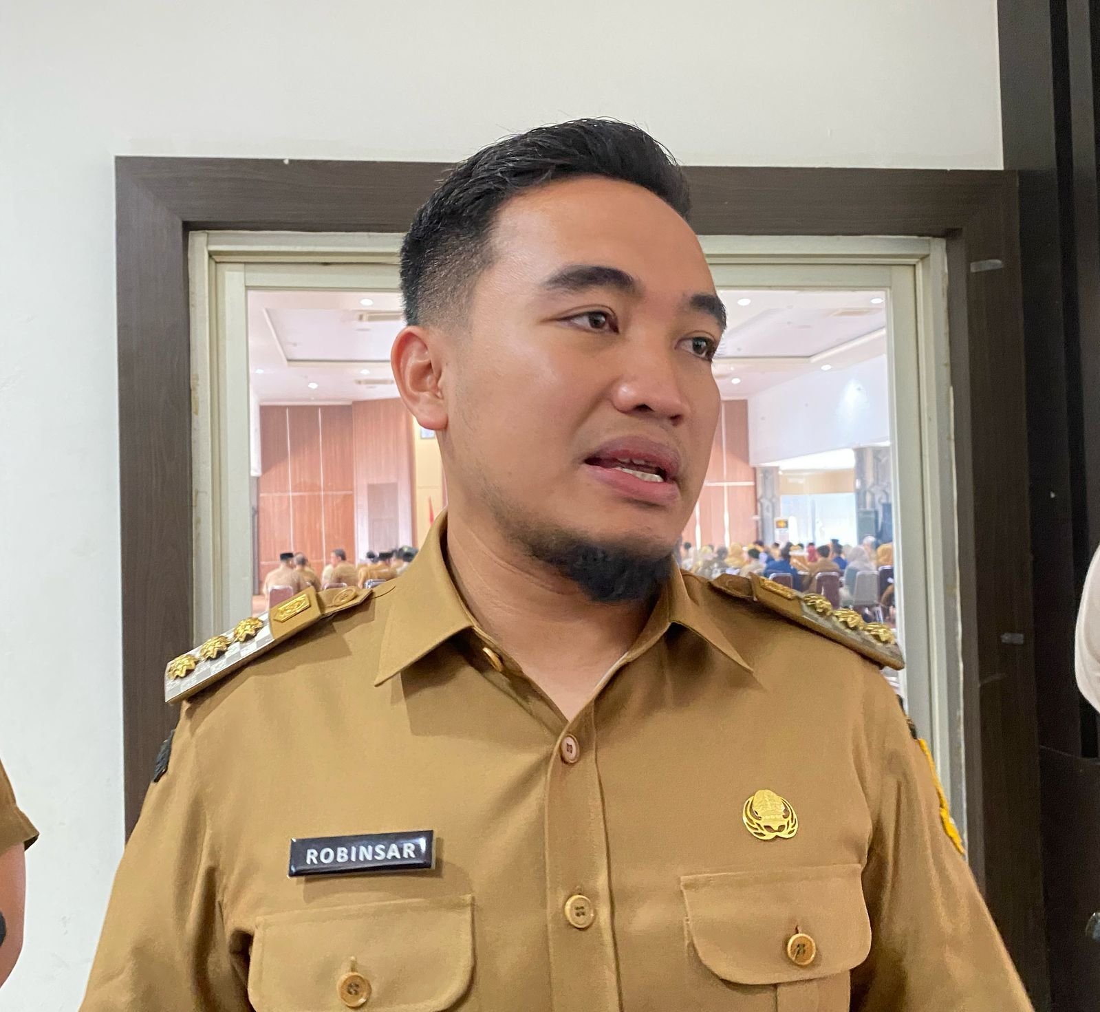 Robinsar Minta Pihak Ketiga Tetap Tenang, Janji Utang Pemkot Cilegon Akan Dibayarkan 6 Robinsar Minta Pihak Ketiga Tetap Tenang, Janji Utang Pemkot Cilegon Akan Dibayarkan