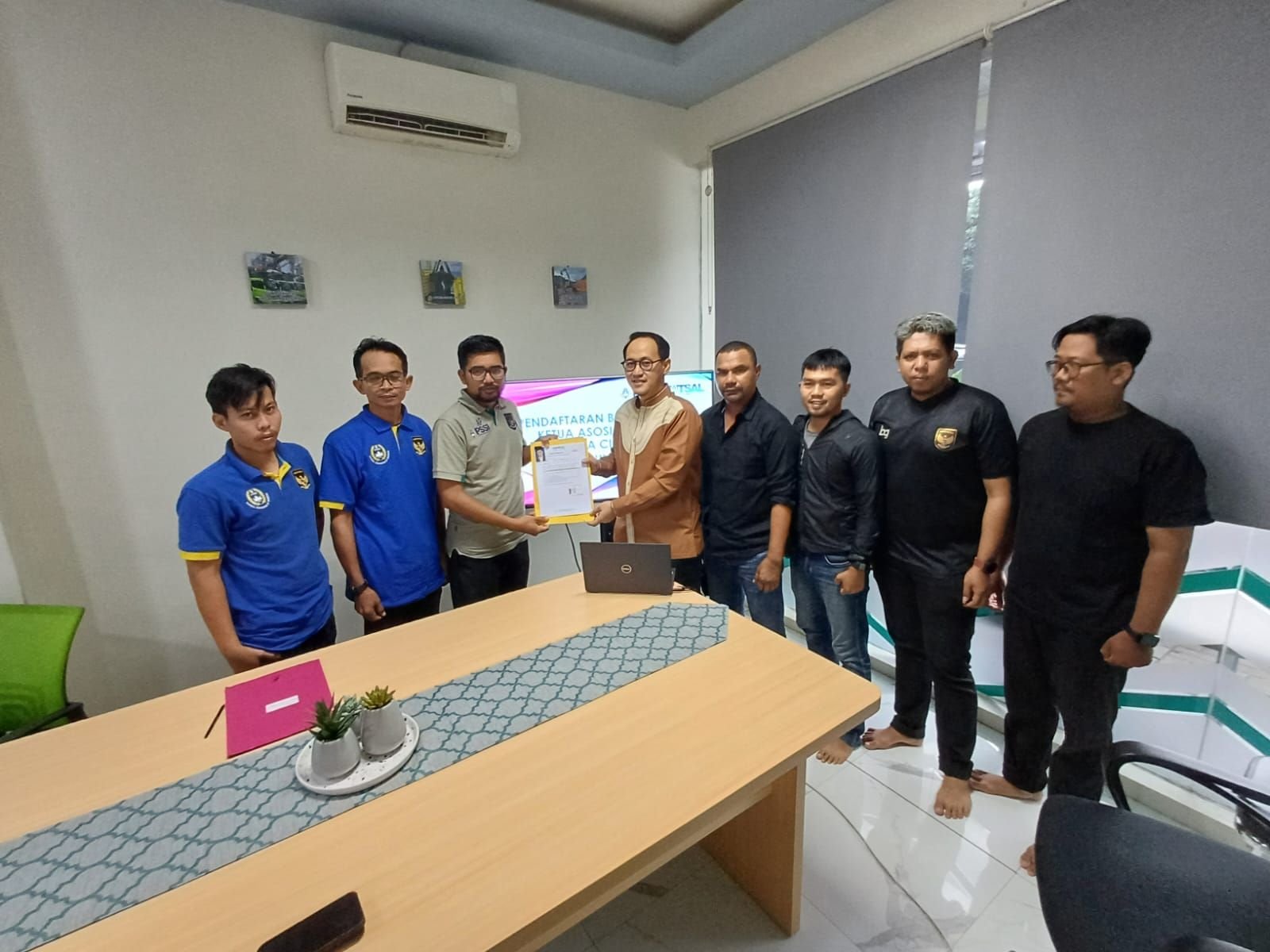 Kembalikan Berkas Pencalonan Afkot Cilegon, Erza Ingin Futsal di Cilegon Berprestasi di Nasional