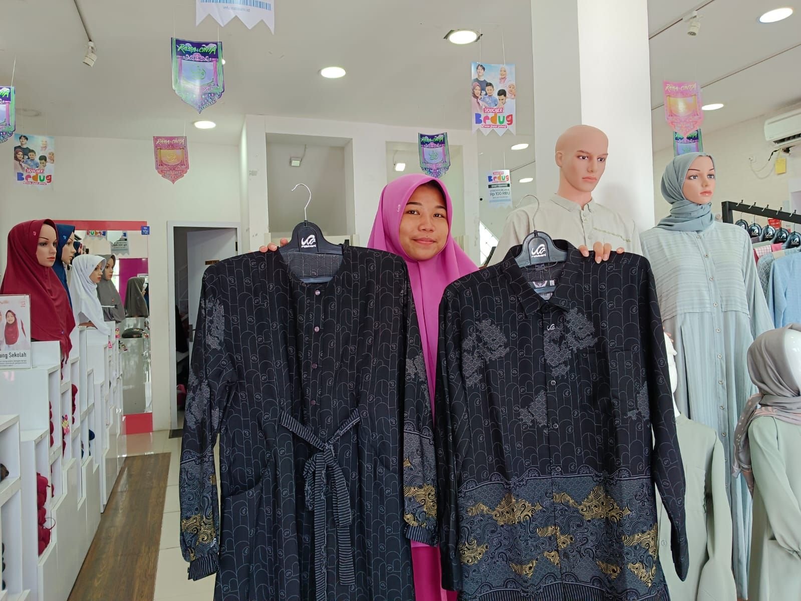 Rabbani Store Serang Kewalahan Penuhi Permintaan Sarimbit untuk Lebaran 2025 3 Rabbani Store Serang Kewalahan Penuhi Permintaan Sarimbit untuk Lebaran 2025