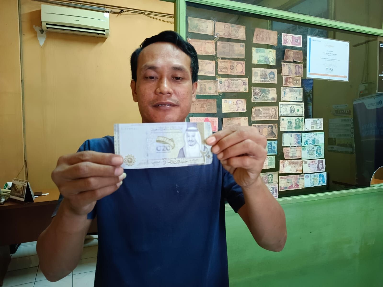 Jasa Money Changer di Kota Serang Tertolong Jamaah Umroh dan Haji 1 Jasa Money Changer di Kota Serang Tertolong Jamaah Umroh dan Haji