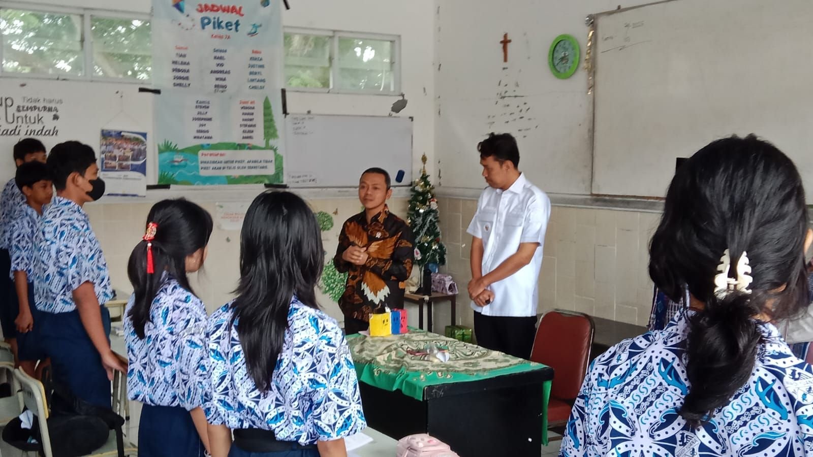 Sambangi Sekolah Mardi Yuana Kota Serang, Wamendikdasmen Minta Redistribusi Guru PPPK ke Sekolah Swasta