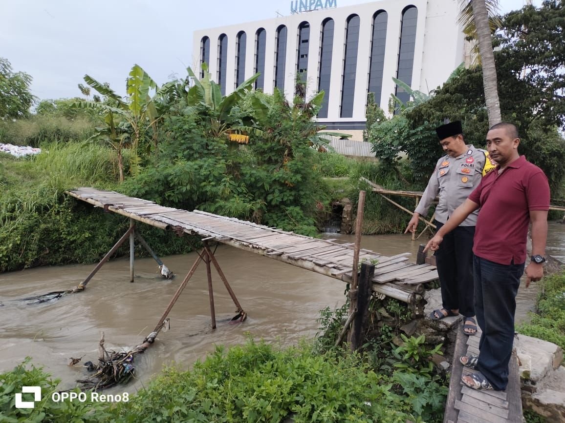 Hendak Pergi ke Masjid, Lansia di Kota Serang Ditemukan Meninggal Dunia Usai Terpeleset Saat Menyebrang 1 Hendak Pergi ke Masjid, Lansia di Kota Serang Ditemukan Meninggal Dunia Usai Terpeleset Saat Menyebrang
