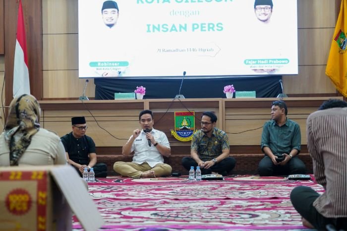 Anti Baper, Walikota Cilegon Robinsar Persilakan Pers Beri Kritik 7 Anti Baper, Walikota Cilegon Robinsar Persilakan Pers Beri Kritik