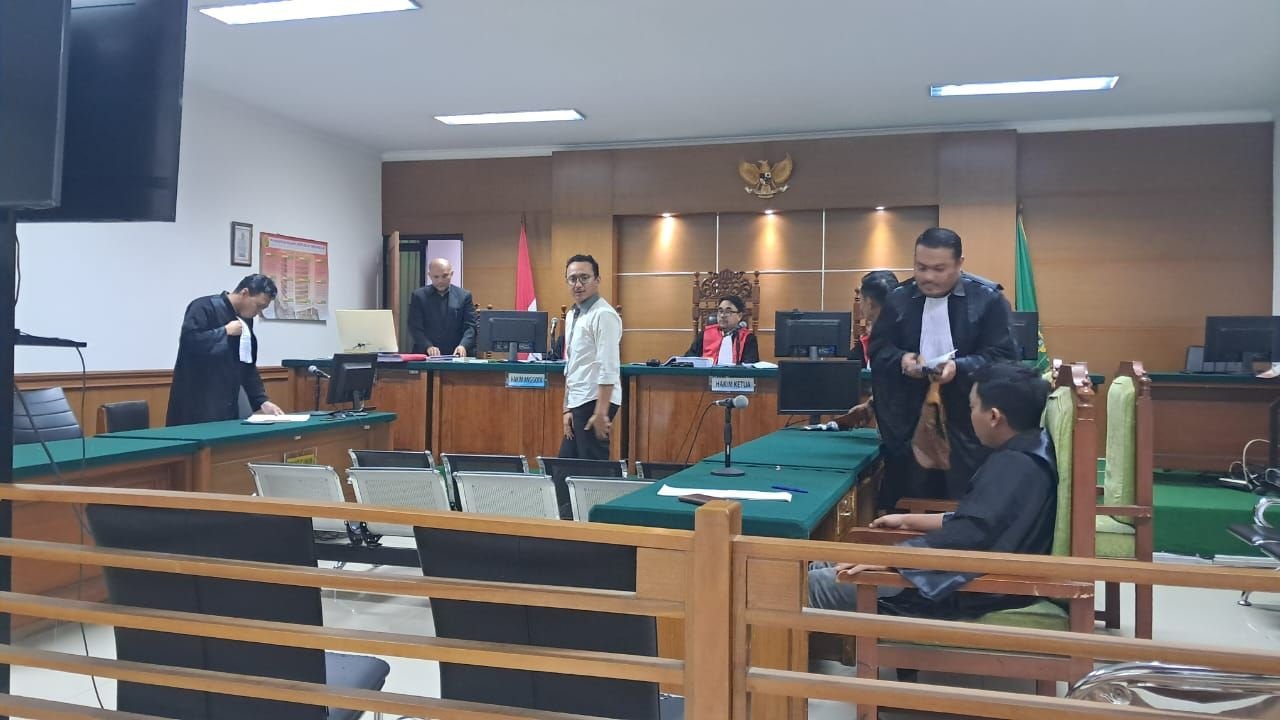 Tilap Uang Retribusi Sampah dari Perusahaan, Dua Mantan Pegawai DLH Kota Cilegon Divonis Berbeda 5 Tilap Uang Retribusi Sampah dari Perusahaan, Dua Mantan Pegawai DLH Kota Cilegon Divonis Berbeda