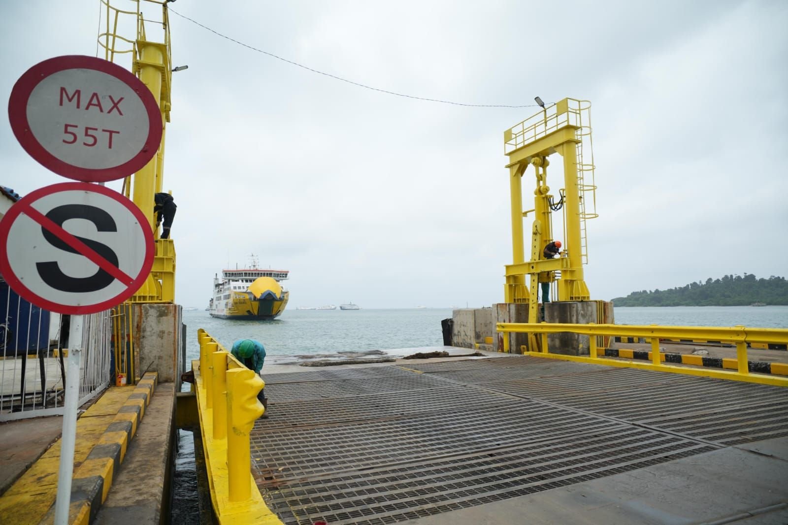 Usai Ditabrak Kapal Portlink III, Dermaga VI Pelabuhan Merak Rampung Diperbaiki 9 Usai Ditabrak Kapal Portlink III, Dermaga VI Pelabuhan Merak Rampung Diperbaiki