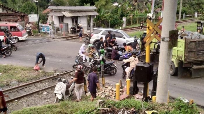 Detik-detik Kecelakaan Beruntun Libatkan Empat Kendaraan di Lebak, Satu Orang Meninggal Dunia