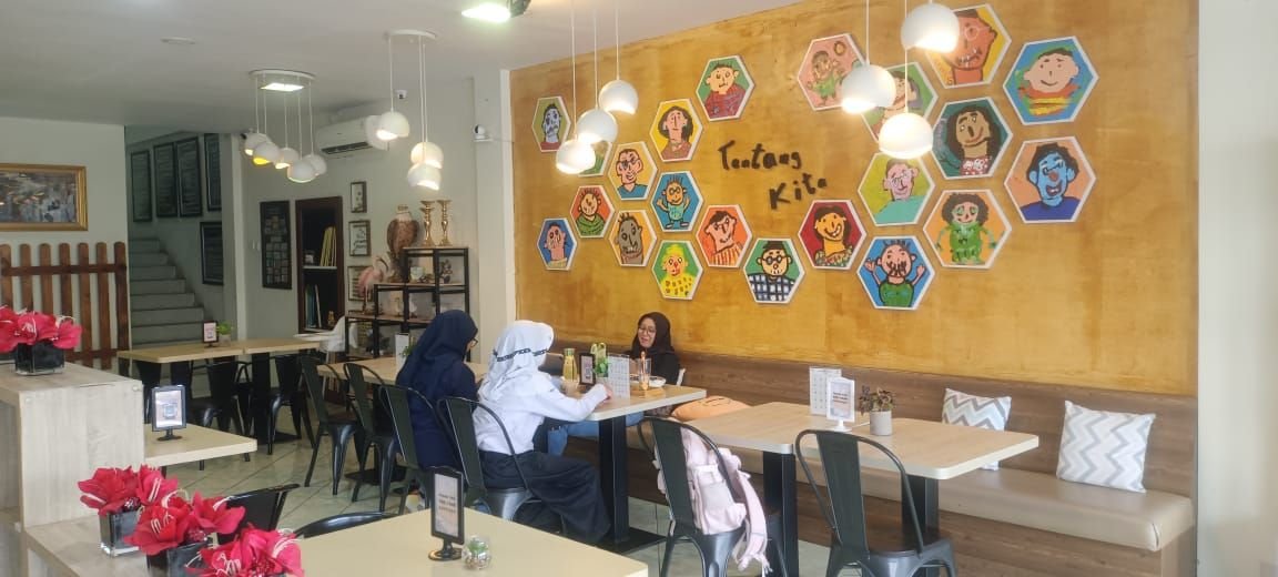 Kirei Cafe & Gallery, Cafe Pertama di Serang yang Mayoritas Karyawannya Anak Berkebutuhan Khusus 6 Kirei Cafe & Gallery, Cafe Pertama di Serang yang Mayoritas Karyawannya Anak Berkebutuhan Khusus