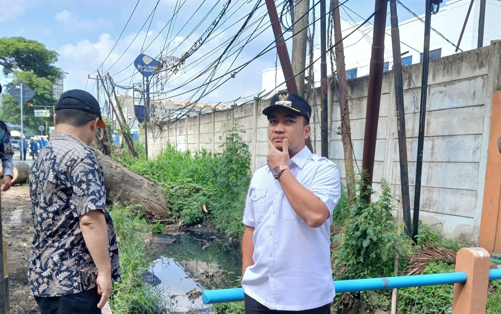 Kabel Listrik dan Internet di Kota Cilegon Bakal Dipindah ke Jalur Bawah Tanah 4 Kabel Listrik dan Internet di Kota Cilegon Bakal Dipindah ke Jalur Bawah Tanah