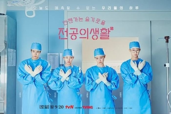 Selain Resident Playbook, Deretan Drakor Spin Off Ini Tak Kalah Seru 8 Selain Resident Playbook, Deretan Drakor Spin Off Ini Tak Kalah Seru